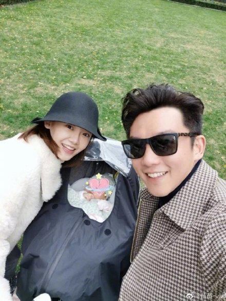 现场照曝光!郑恺为女儿办百日宴,苗苗穿贴身衣瘦身好快,小细节被赞好媳妇