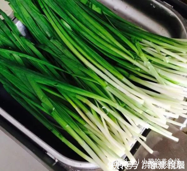 天然泻药|韭菜加一物炒,称天然泻药,比猪肉好吃,便秘不见了,瘦出小蛮腰