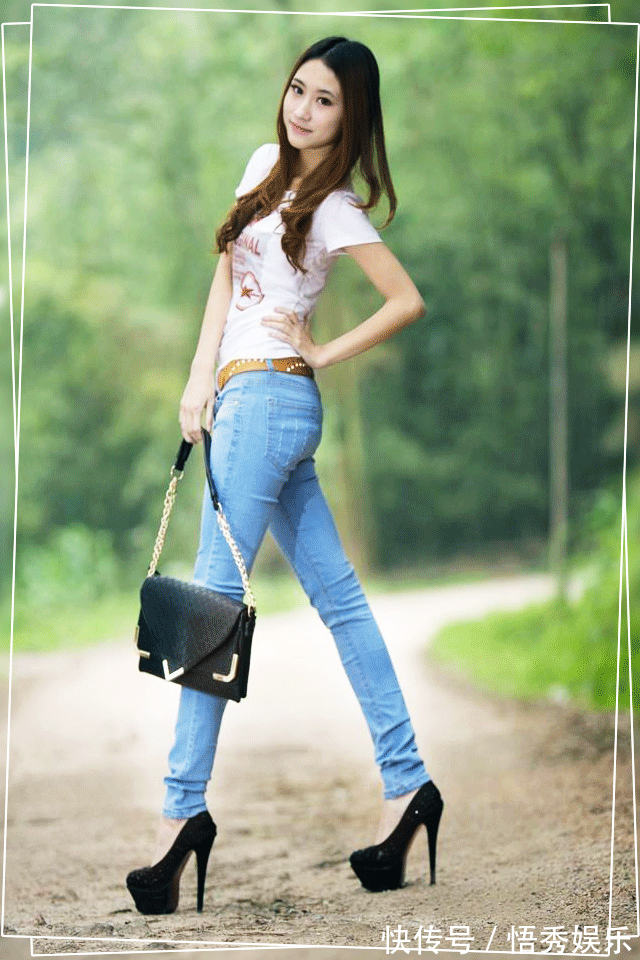 女神 穿牛仔裤的女神,不仅看上去青春活力,营造出优美的体形曲线