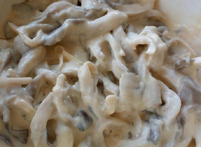 炸平菇，有人焯水有人直接下锅炸，都不对，如此做才正确，太香了