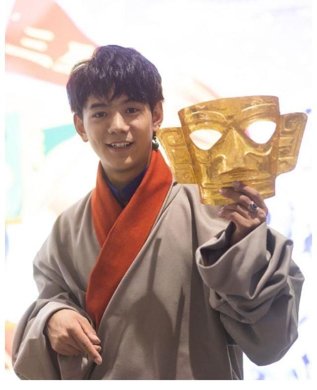 路透|中餐廳周也龔俊兄妹情不減，丁真干活踏實(shí)，黃曉明太沒存在感