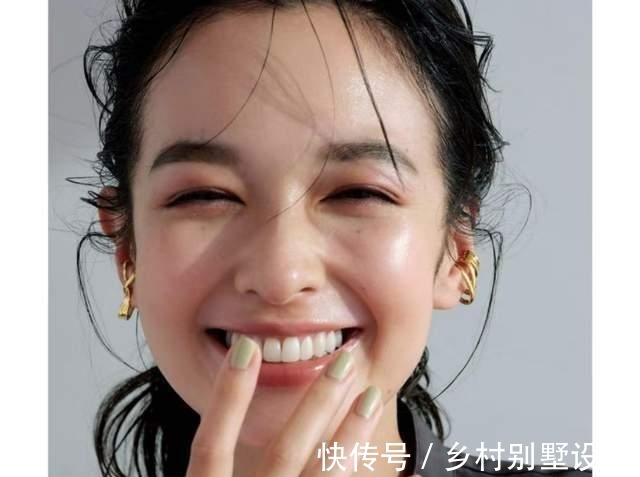 色系 不会配色、越穿越丑!秋冬最美的“同色系”穿搭,让你美成一束光!