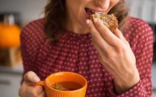 莓茶|天然的“化痔药”发现了？每天多吃点，缓解便秘，痔疮可能不来扰