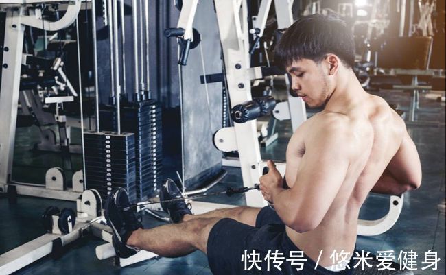 杠铃片|如何练厚背阔肌内侧?强化训练这4个动作,让你的背部肌肉更强壮