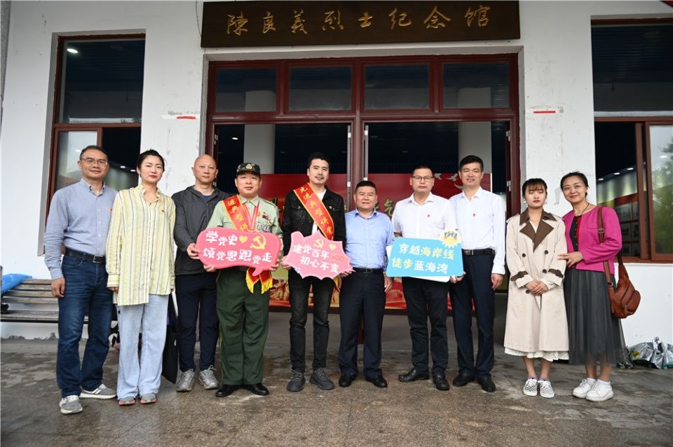 摄影|穿越海岸线，徒步蓝海湾！象山这条“红色之旅”你打卡了吗？