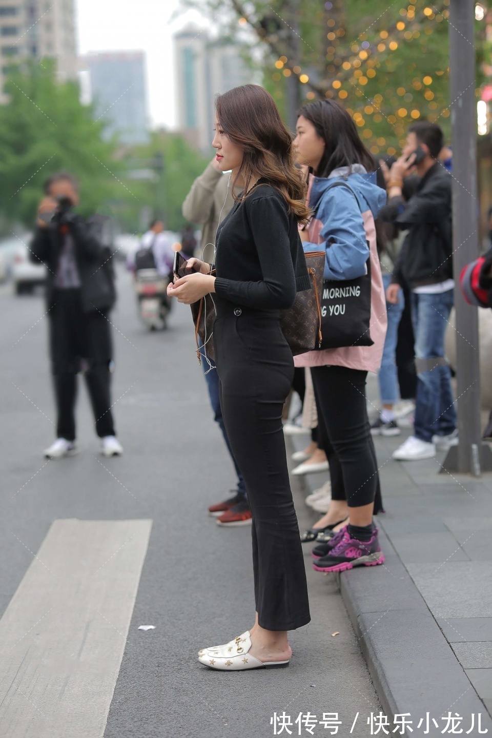 休闲风|成熟稳重的大气的女孩，散发着妥妥的女人味，最适合结婚的类型！