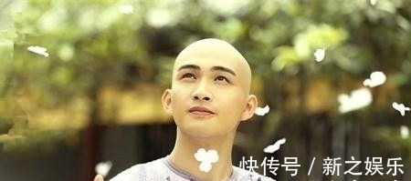 妻子$纳兰性德为悼念妻子,含泪写下一首词,其中7个字道尽内心悲痛