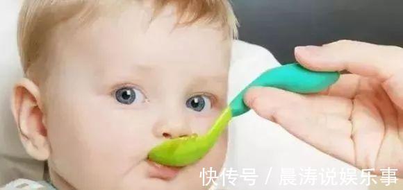 婴幼儿|宝宝过早吃成人饭,不是宝宝能干,是你把宝宝往死里坑