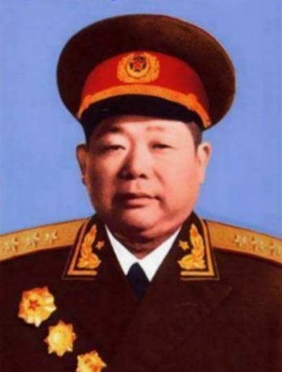 金砖|他贵为开国上将却不知黄金为何物,竟拿金砖垫床,还随手扔进粪坑