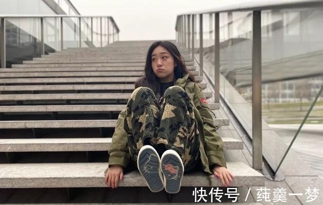 鞋身 Hello Kitty联名款,一起可爱温暖过冬