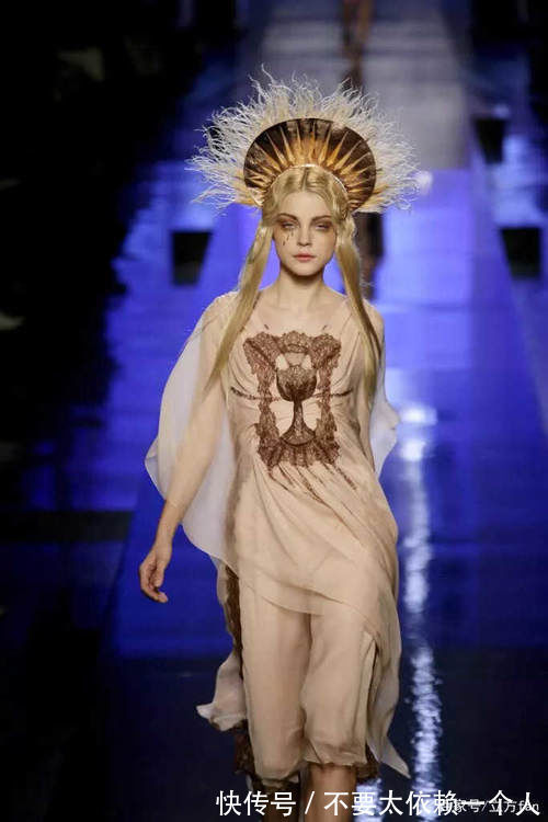 微微一笑@圣母泪妆为什么那么火怜悯众生的高级妆容