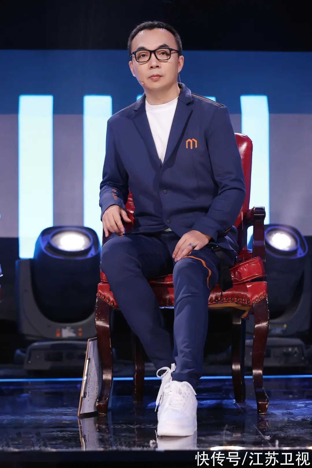 queen|《蒙面舞王》第二赛段淘汰赛开启,“国民舅舅”王耀庆惊喜助阵猜评团