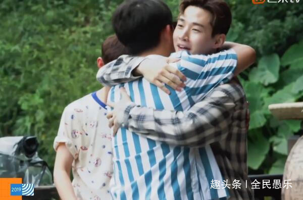 刘宪华回归给大家带礼物，透露离开蘑菇屋的原因，黄磊忍不住夸他