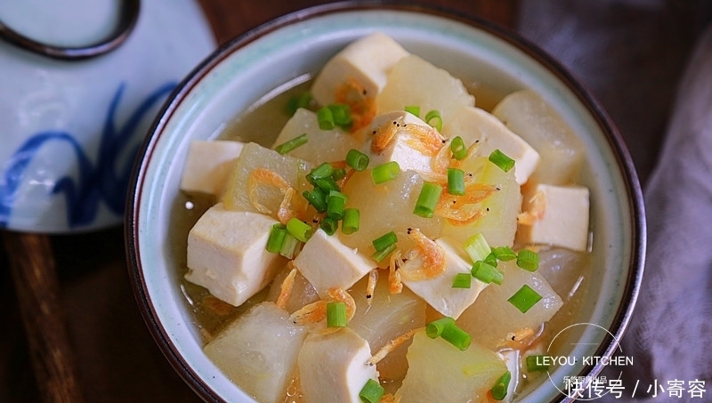 冬瓜|冬瓜和豆腐一起烩,成本不到5块钱,减肥时多吃,大肚腩越来越小