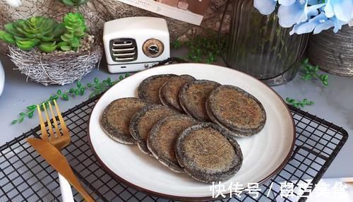 早餐饼|别看它小,“钙是牛奶的8倍”,做成营养早餐饼,全家都爱吃