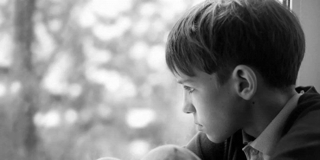 好孩子|6岁女孩逛超市,衣服鼓囊被怀疑偷东西,店员检查后忍不住落泪