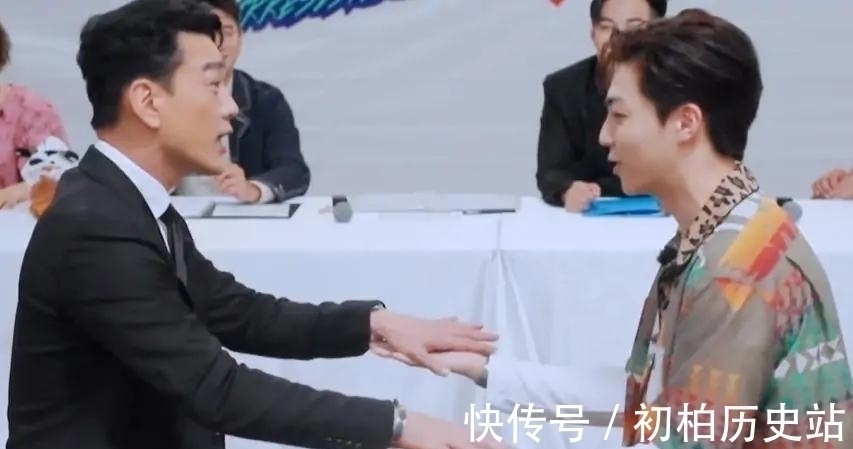 《哥哥》开播了,拿下收视冠军,天涯四美中的两个同框了