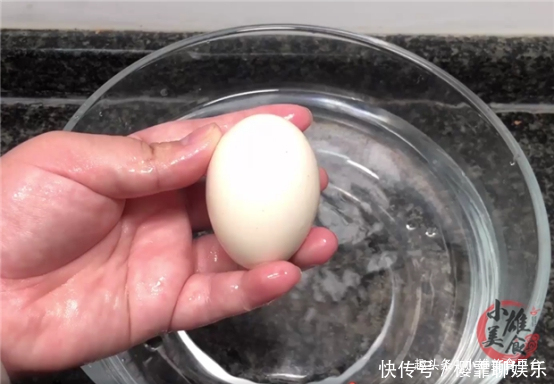 神奇|今天才知道,把两个鸡蛋扔进电水壶里,真的太神奇,不懂可惜了