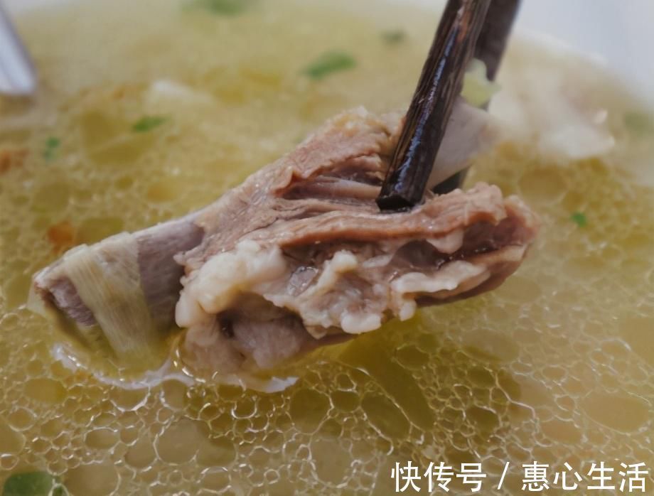 小窍门|炖羊肉时，牢记“1放2不做”窍门，羊肉汤香浓肉软烂，无膻味