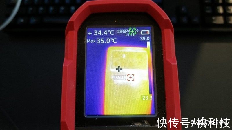 骁龙8|4K无短板旗舰！iQOO 9首发评测：骁龙8跑《原神》仅仅40℃