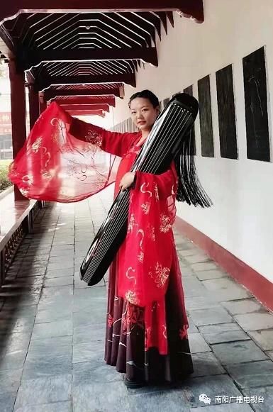 中年|新年第一天，南阳各大景点游人如织!