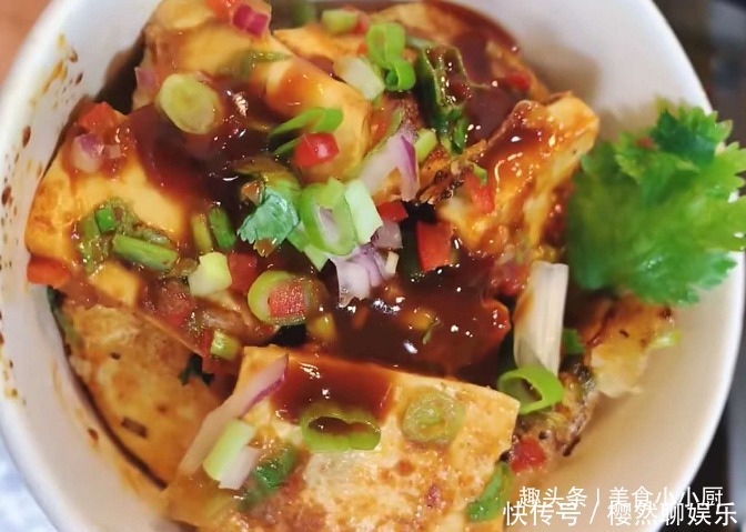 小吃|夜市小吃最“靓”的仔,成本1元,售价10元,每晚能卖几百份!