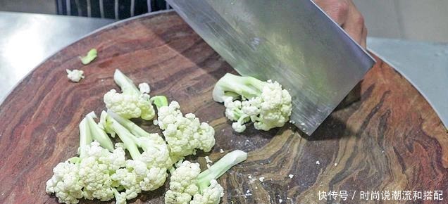 食材|炒花菜很多人都做错了，大厨教你正确做法，看饭店里面是怎么做的