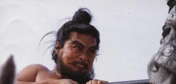 士兵|第一排的士兵明知必死,为何还抢着上原因有2,换你的话你也上