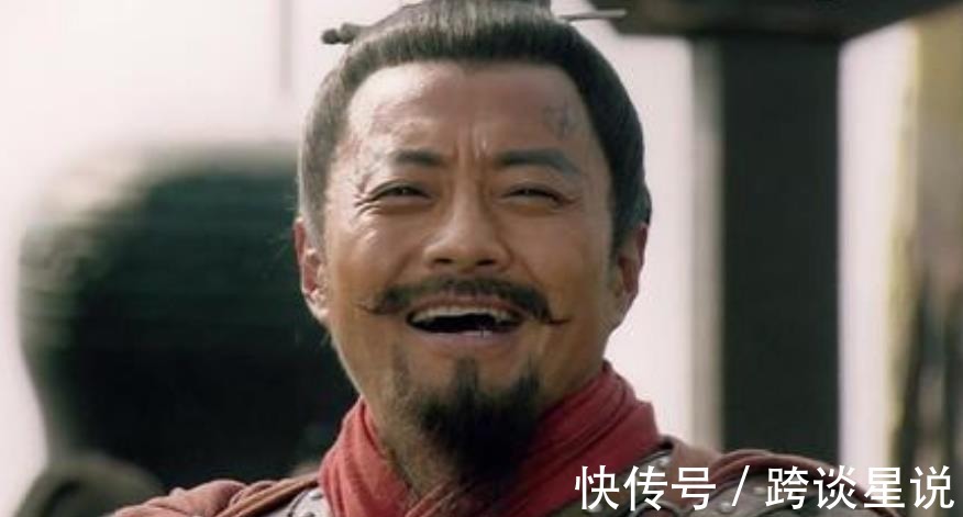 头功|战呼延灼时,林冲一来秦明就躲,为何战关胜时,他却抢林冲头功?