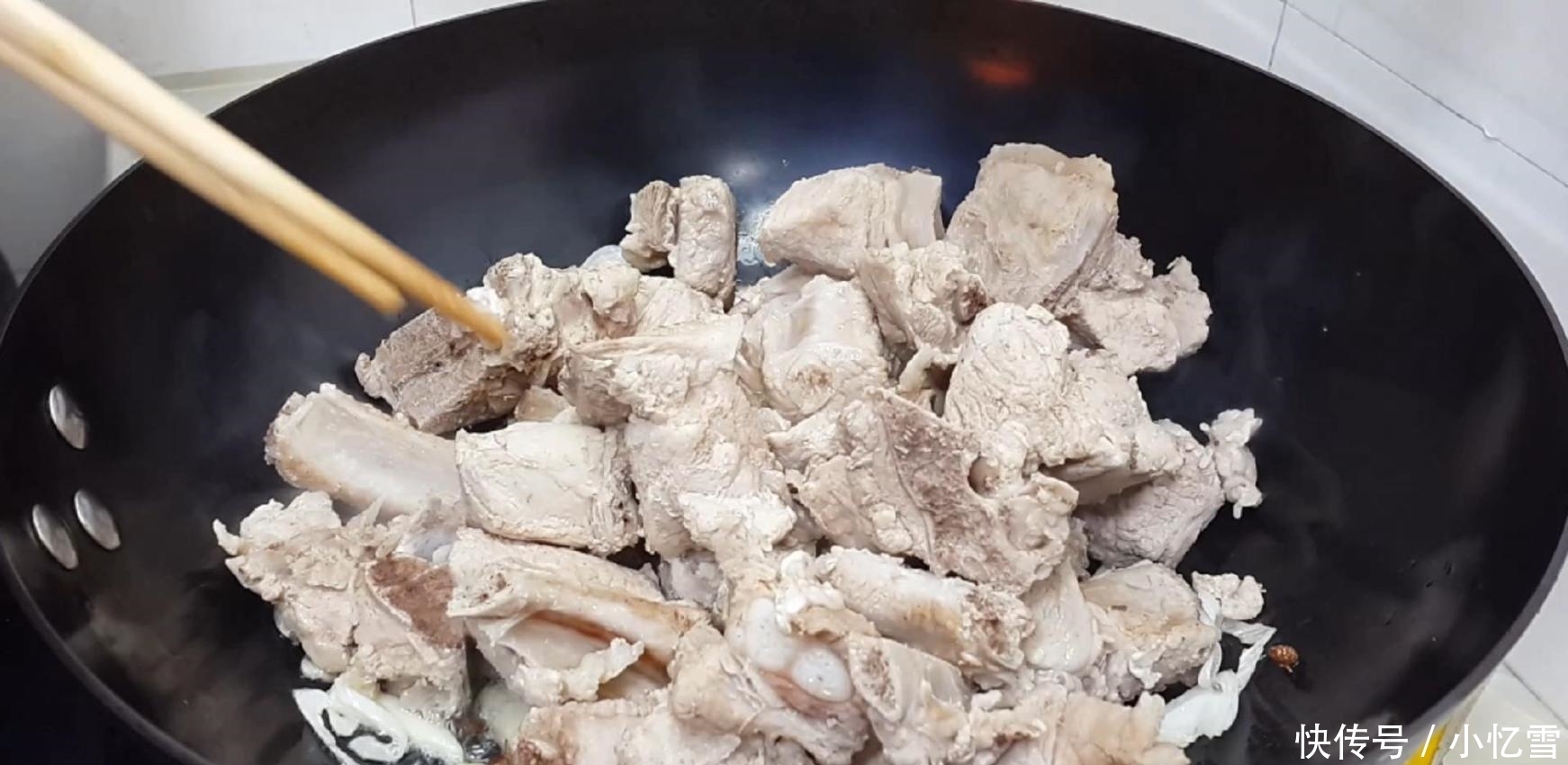 排骨这样做才好吃,教你简单一做,比买的还好吃,老婆一盘不够吃