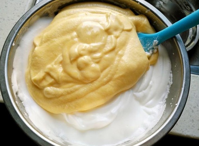 蒸蛋糕|蒸玉米粉蛋糕，孩子长高必备食品，想学的过来快来看下