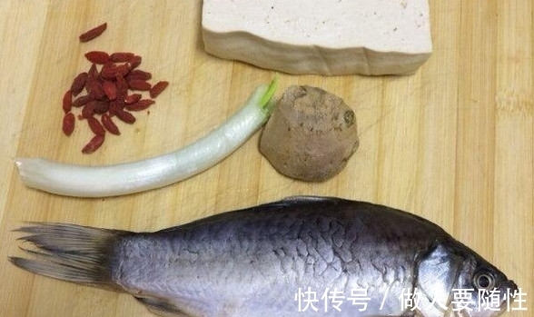 老中医|你还在吃红豆薏米吗?老中医告诉你,祛湿“它”更好100倍!