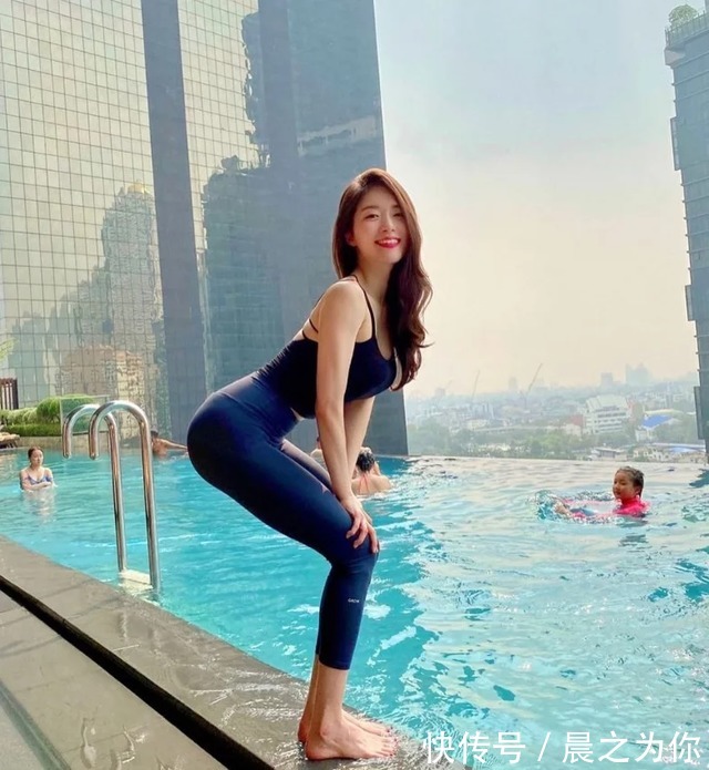 瑜伽|Ins上“动感”瑜伽女神，柔韧性惊人，身材了得，大长腿惹人艳羡