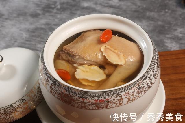 九鸡|一鸽胜九鸡，炖鸽子汤不能焯水，牢记2招，肉嫩汤鲜，营养不流失