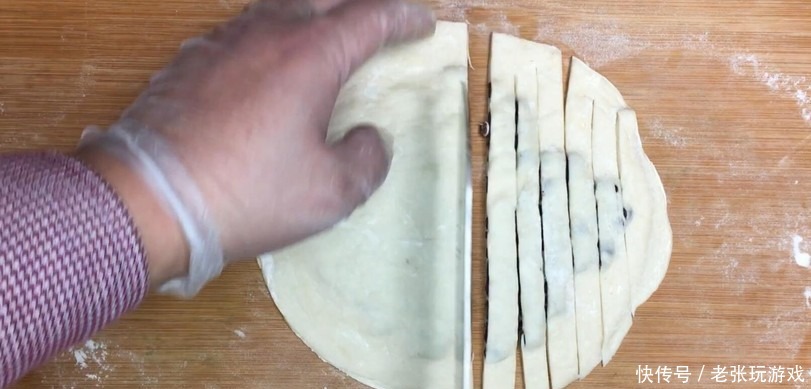 简易小甜点,自己在家做只需15分钟,成就外酥内软的美味甜点