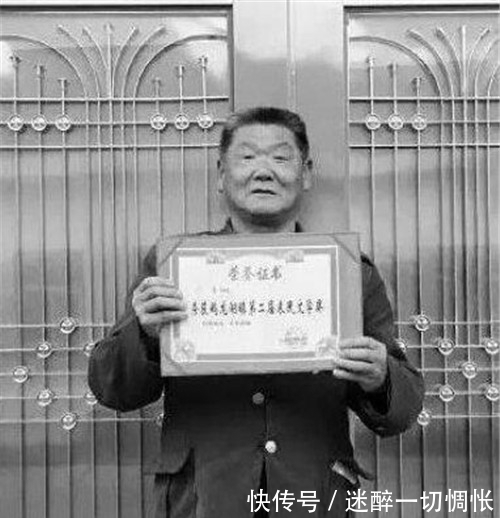 国家级!高手模仿《咏鹅》写《咏鸡》,获国家级文学奖,大家觉得水平如何