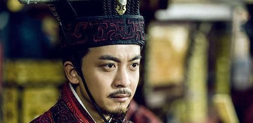 皇帝|刘秀作为一代开国之君，为何甘为牛后，做一个继承西汉的皇帝？