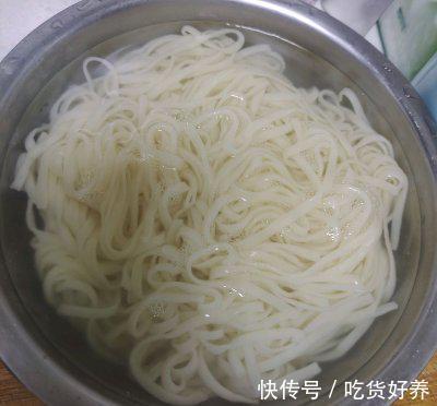 朋友圈|这道家庭版炸酱面拍照发到朋友圈,都在夸我厨艺高