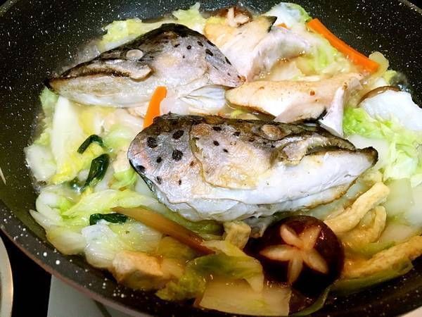 三文鱼头|不管在家炖是什么品种鱼,用了这一招,保证炖出奶白汤,鲜美无腥味