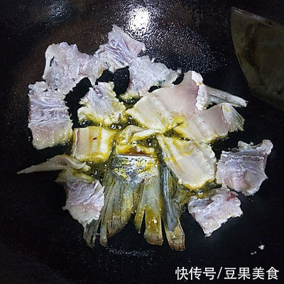 百分之90的人都扛不住鱼骨鱼皮煮青豆的诱惑