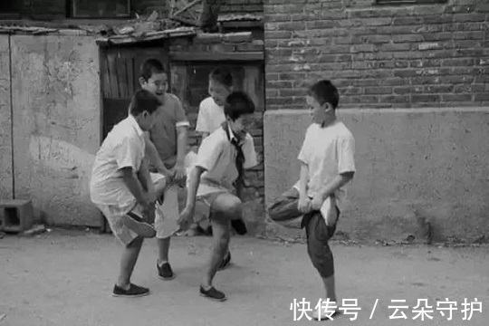 生长发育|看着孩子整日沉迷手机游戏我着急上火,有没有同款,该怎么办