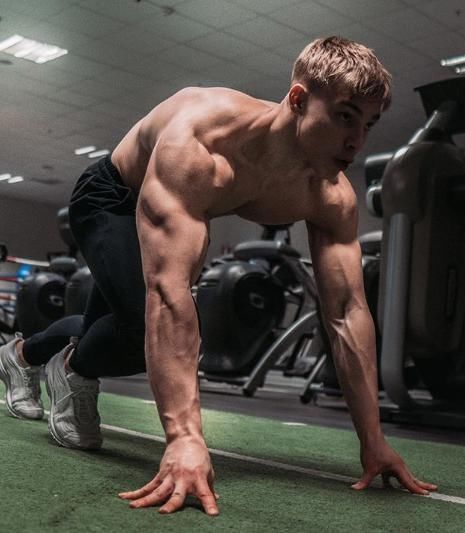 一身肌肉|他14岁开始健身,18岁一身肌肉炸裂,却被网友嘲健身早,长不高