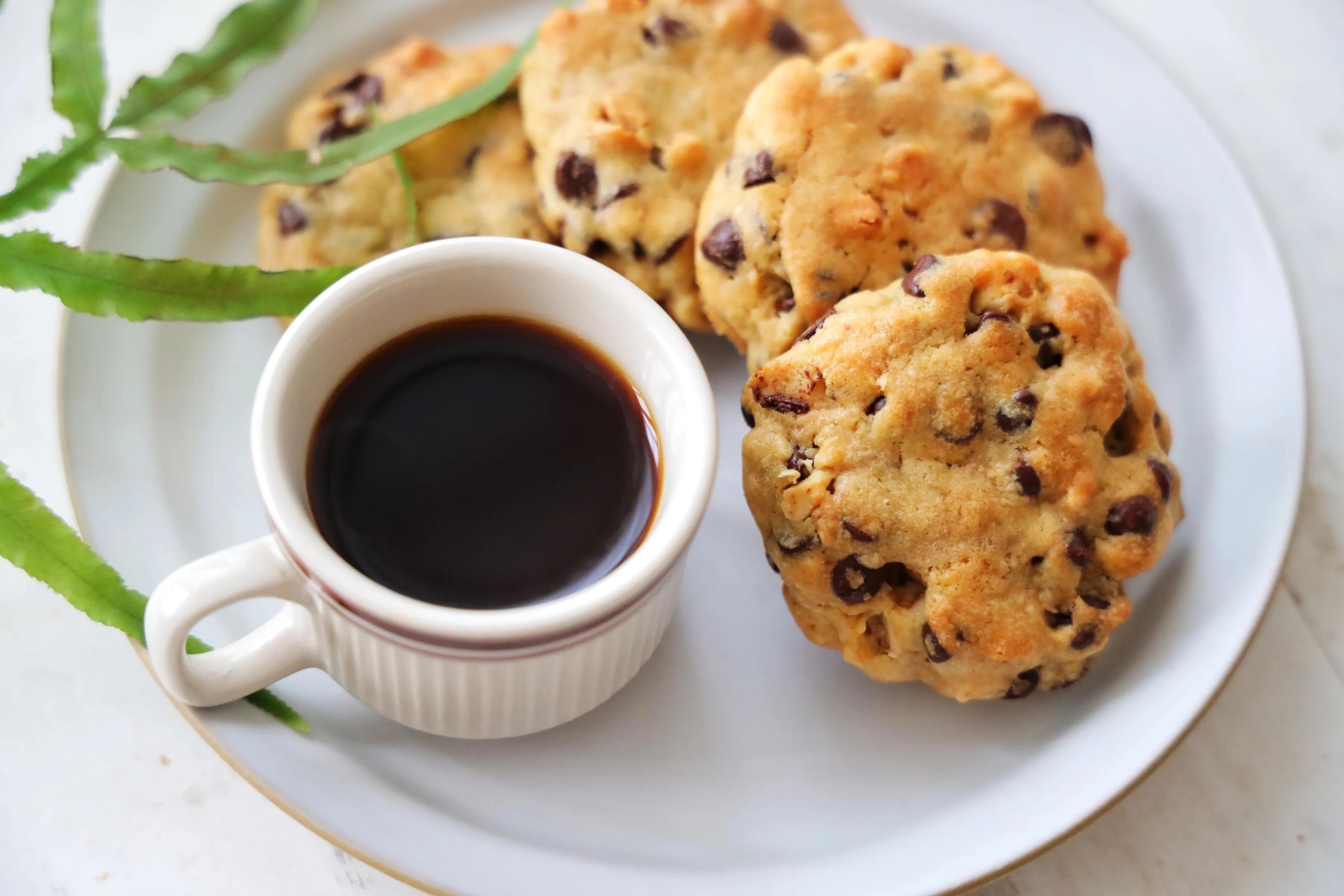 天气冷，忍不住想吃甜品，来一块超大软曲奇，瞬间感觉冬天不冷了