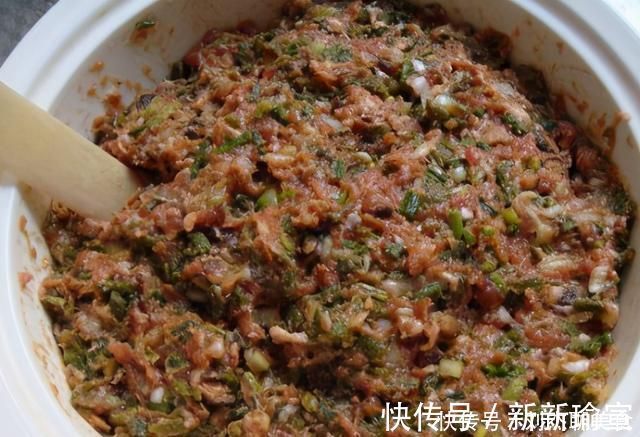 切碎|初春，我家经常买这菜包饺子，泡好切碎拌成馅，比鲜菜做的还香