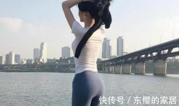美女|美女脚上一双绑带的高跟凉鞋，红色的色调，带着青春与时尚