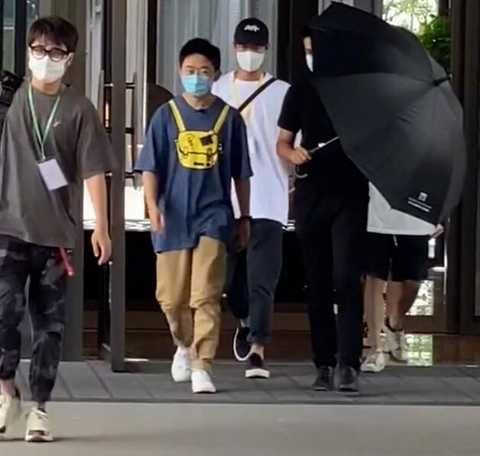 你好李煥英|39歲賈玲再次胖出天際，脖子三層肉，長裙遮不住粗腿，擔(dān)心她的健康