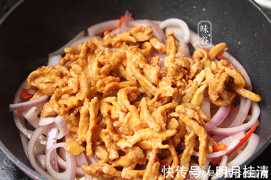 不管炒什么肉，别只放盐，多加“2种料”，炒出来的肉嫩滑还入味