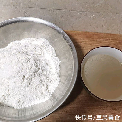 5分钟就能做好的猪肉白萝卜小笼包，简单又好吃