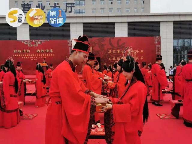 花钗|50对西铁新人举行汉服集体婚礼