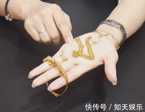 金银首饰不管多脏,用它泡一泡,变得光闪透亮